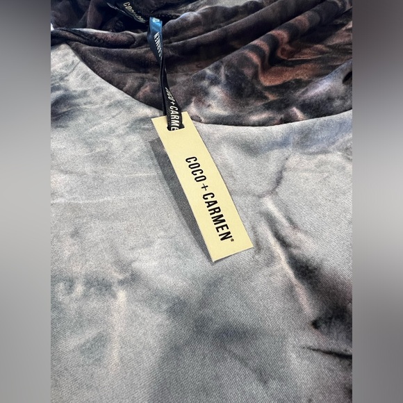 NWT Coco + Carmen Tie Dye Short Sleeve Hooded Dress With Pockets - Picture 3 of 9